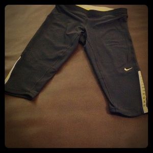 Small Nike Dri-fit live strong workout Capri
